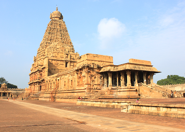https://d3r8gwkgo0io6y.cloudfront.net/upload/OI/India-south-india-tamil-nadu-trichy--Brihadeeshwara-temple-1.jpg