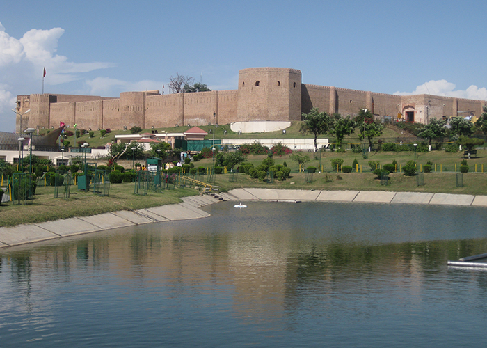 https://d3r8gwkgo0io6y.cloudfront.net/upload/ON/India-kashmir-srinager-bahufort-1.jpg