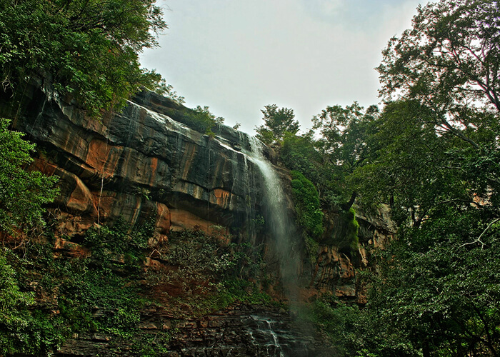 https://d3r8gwkgo0io6y.cloudfront.net/upload/OO/India-south-india-andhra-pradesh-Srisailam-Mallela-Theertham-waterfall-1.jpg