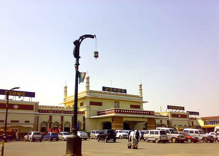 https://d3r8gwkgo0io6y.cloudfront.net/upload/OO/India-south-india-andhra-pradesh-hyderabad-Deccan-station-1.jpg