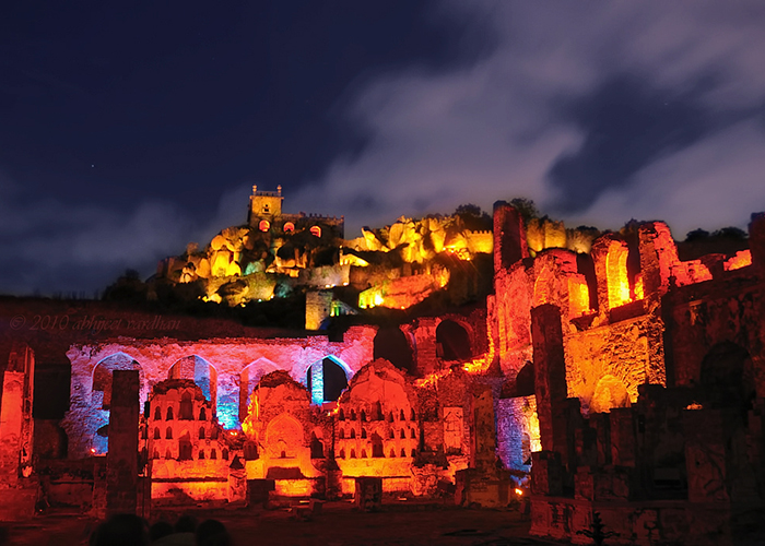 https://d3r8gwkgo0io6y.cloudfront.net/upload/OO/India-south-india-andhra-pradesh-hyderabad-golconda-fort-light-sound-show-1.jpg