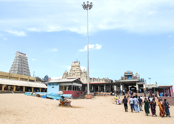https://d3r8gwkgo0io6y.cloudfront.net/upload/OX/India-south-india-tamil-nadu-Tiruchendur-seshore-temple-1.jpg