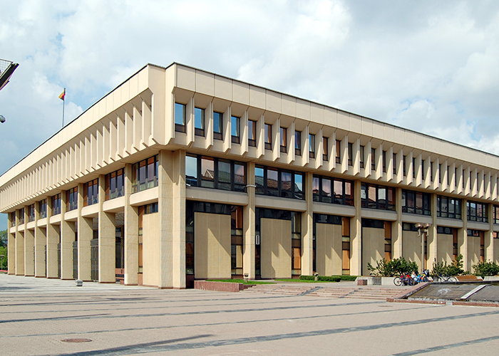 https://d3r8gwkgo0io6y.cloudfront.net/upload/PB/lithuania-vilnius--parliment-1.jpg