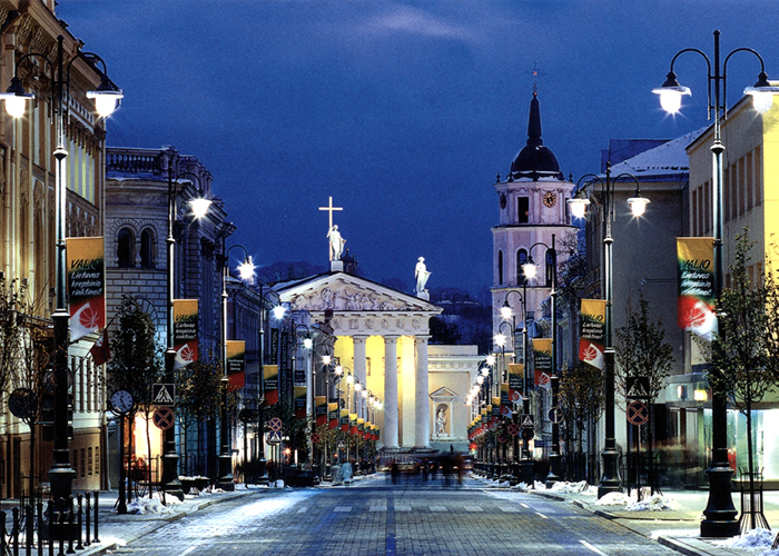 https://d3r8gwkgo0io6y.cloudfront.net/upload/PB/lithuania-vilnius-gediminas-avenue--1.jpg