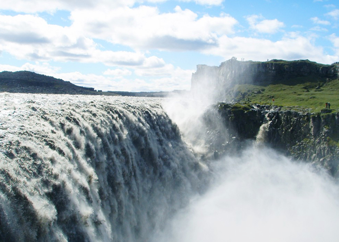 https://d3r8gwkgo0io6y.cloudfront.net/upload/PC/iceland-dettifoss--waterfall-1.jpg