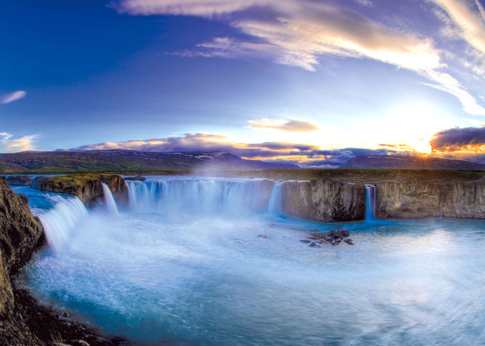 https://d3r8gwkgo0io6y.cloudfront.net/upload/PC/iceland-godafoss--1.jpg
