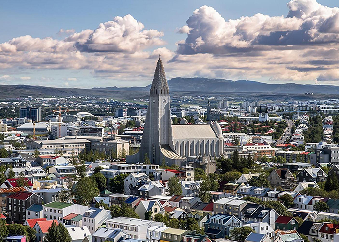 https://d3r8gwkgo0io6y.cloudfront.net/upload/PC/iceland-reykjavik--city-view-3.jpg