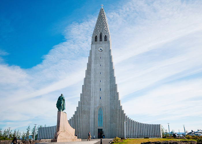 https://d3r8gwkgo0io6y.cloudfront.net/upload/PC/iceland-reykjavik-hallgrim-chruch--1.jpg