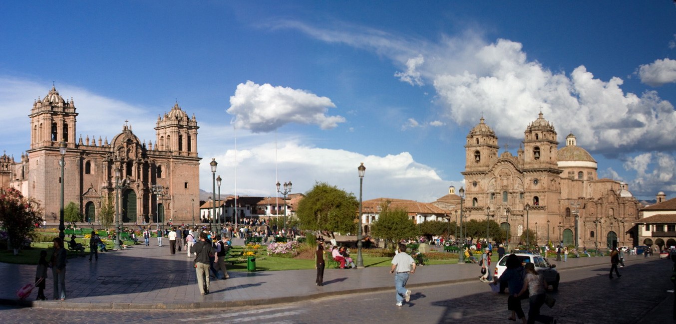 https://d3r8gwkgo0io6y.cloudfront.net/upload/Plaza-de-Armas-Cusco.jpg