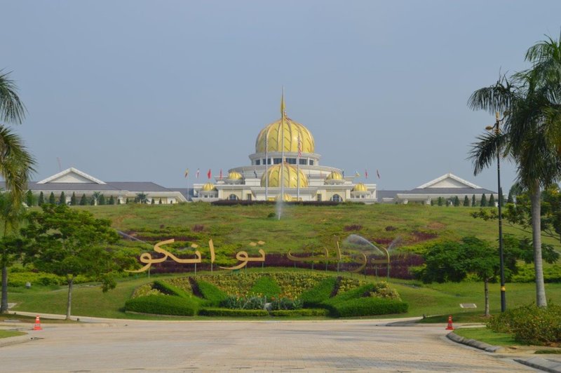 https://d3r8gwkgo0io6y.cloudfront.net/upload/Q8/Malaysia-kl-kings-place-1-.jpg