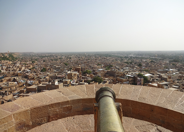 https://d3r8gwkgo0io6y.cloudfront.net/upload/RA/India-rajasthan-jaisalmer-golden-fort-city-view.jpg