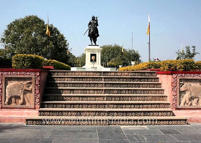 https://d3r8gwkgo0io6y.cloudfront.net/upload/RA/India-rajasthan-udaipur-maharana-pratap-smarak.jpg