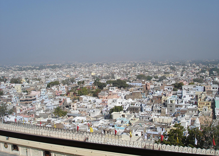 https://d3r8gwkgo0io6y.cloudfront.net/upload/RB/India-rajasthan-udaipur-white-city.jpg