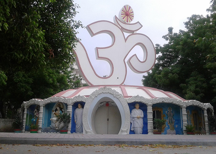 https://d3r8gwkgo0io6y.cloudfront.net/upload/RB/india-rajasthan-mount-abu-Brahma-kumari-ashram.jpg
