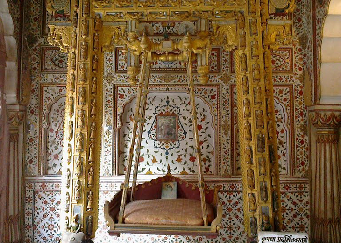 https://d3r8gwkgo0io6y.cloudfront.net/upload/RC/India-rajasthan-bikaner-gaj-mandir-junagarh-fort-.jpg