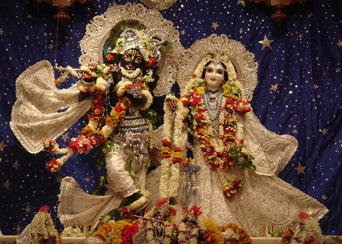 https://d3r8gwkgo0io6y.cloudfront.net/upload/RH/India-mathura-radhey-krishna-temple.jpg