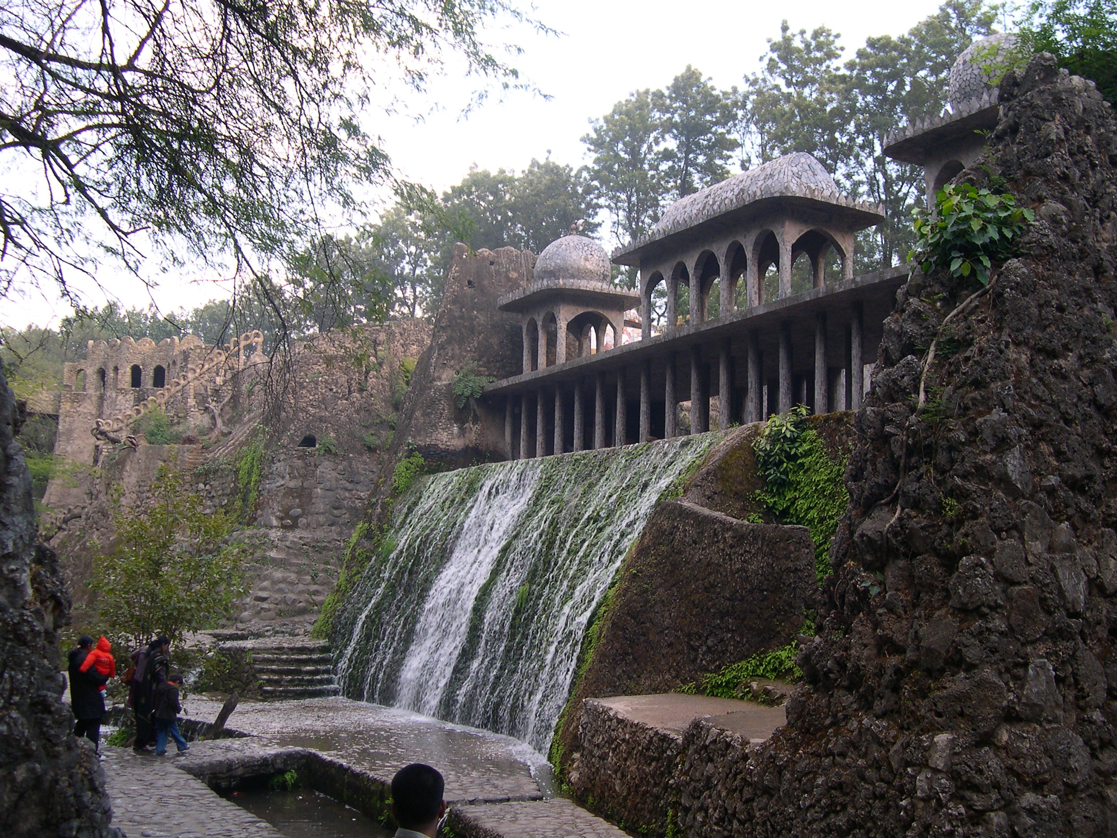 https://d3r8gwkgo0io6y.cloudfront.net/upload/Rock_Garden,_Chandigarh05.jpg