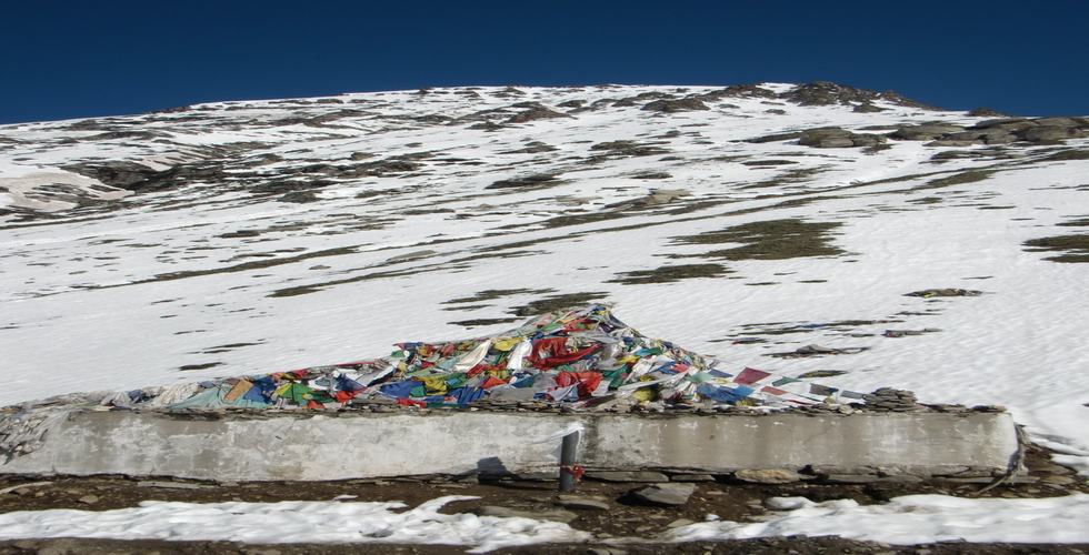 https://d3r8gwkgo0io6y.cloudfront.net/upload/Rohtang_pass01.jpg