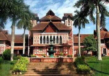 KERALA WITH MAJESTIC ATHIRAPALLY