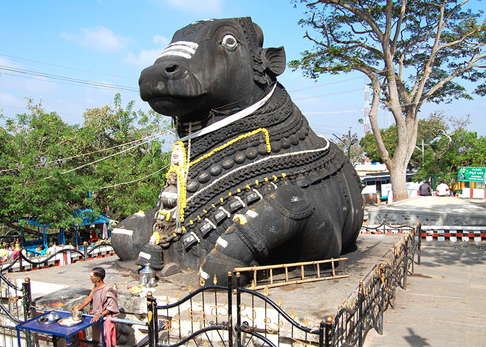 https://d3r8gwkgo0io6y.cloudfront.net/upload/S8/India-south-india-karnataka-mysore-Chamundeshwari-Temple-2.jpg