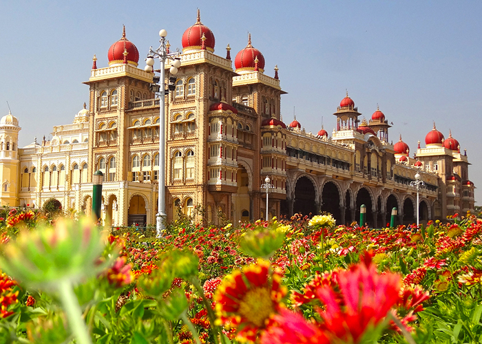 https://d3r8gwkgo0io6y.cloudfront.net/upload/S8/India-south-india-karnataka-mysore-palace-1.jpg