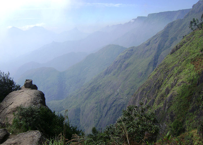 https://d3r8gwkgo0io6y.cloudfront.net/upload/S8/India-south-india-tamil-nadu-Kodaikanal-city-view-3.jpg