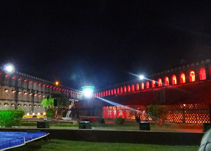 https://d3r8gwkgo0io6y.cloudfront.net/upload/SY/india-andaman-cellular-jail-light-&--sound-show.jpg