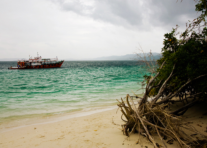 https://d3r8gwkgo0io6y.cloudfront.net/upload/SY/india-andaman-jolly-buoy-island-port-blair-1.jpg