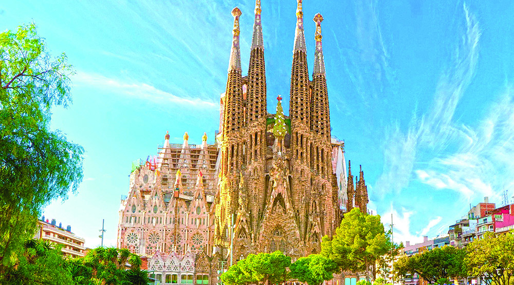 https://d3r8gwkgo0io6y.cloudfront.net/upload/Sagrada-Família-Barcelona-Wallpaper.jpg