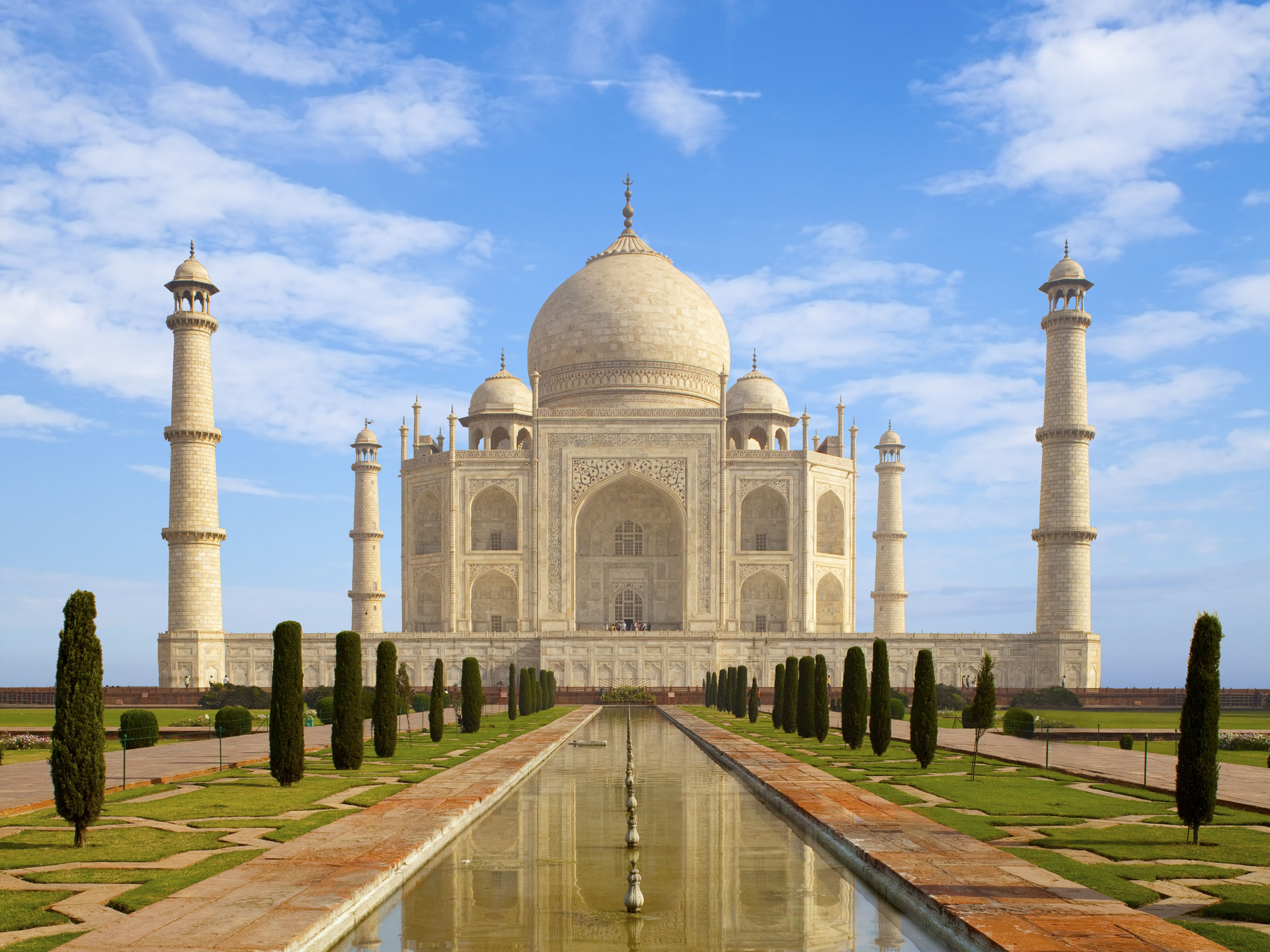 https://d3r8gwkgo0io6y.cloudfront.net/upload/Taj-Mahal-Agra-Uttar-Pradesh-India-wallpaper.jpg