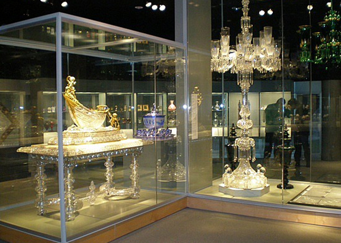 https://d3r8gwkgo0io6y.cloudfront.net/upload/U2/USA-Niagara-corning-glass-museum-2.jpg