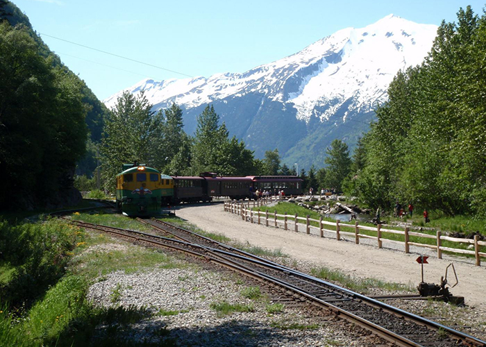 https://d3r8gwkgo0io6y.cloudfront.net/upload/UD/US-America-Alaska-skagway-rail-3.jpg