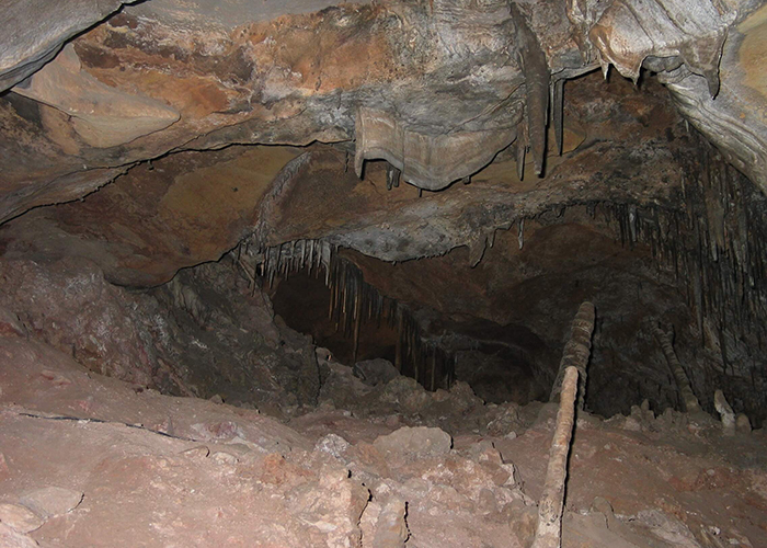 https://d3r8gwkgo0io6y.cloudfront.net/upload/UE/USA-Niagara-Cave-of-the-winds.jpg