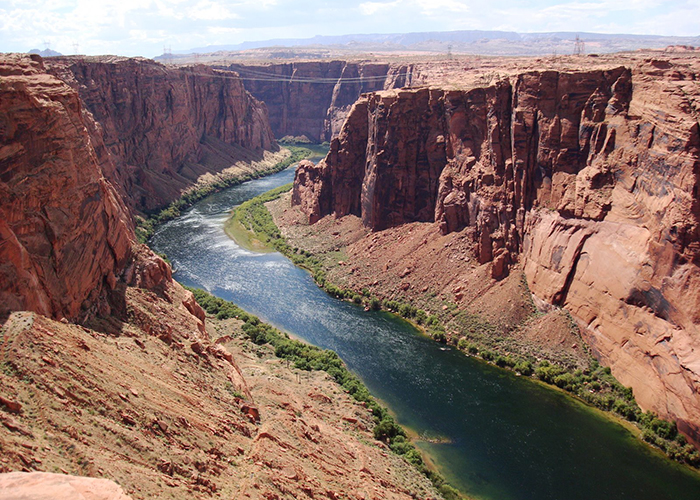 https://d3r8gwkgo0io6y.cloudfront.net/upload/US/USA-colorado-river-3.jpg