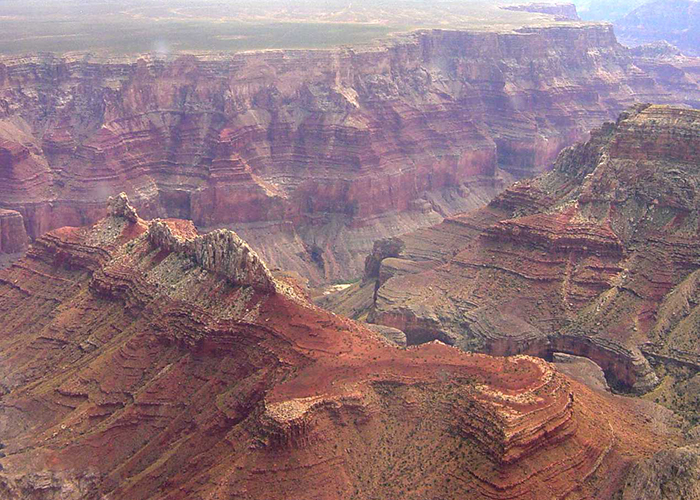 https://d3r8gwkgo0io6y.cloudfront.net/upload/UW/USA-grand-canyon-plane-4.jpg