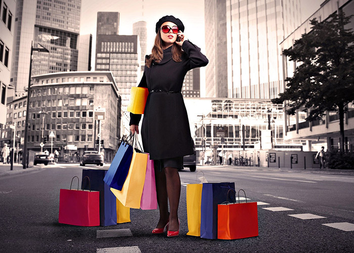https://d3r8gwkgo0io6y.cloudfront.net/upload/WR/India-himachal-shopping.jpg
