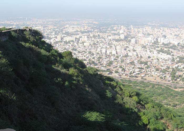 https://d3r8gwkgo0io6y.cloudfront.net/upload/WR/india-gujarat-bhuj-city.jpg