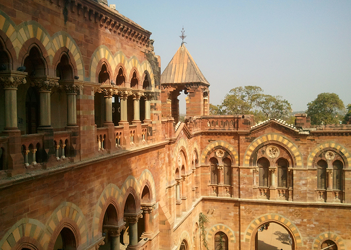 https://d3r8gwkgo0io6y.cloudfront.net/upload/WR/india-gujarat-prag-mahal-bhuj-kutch.jpg