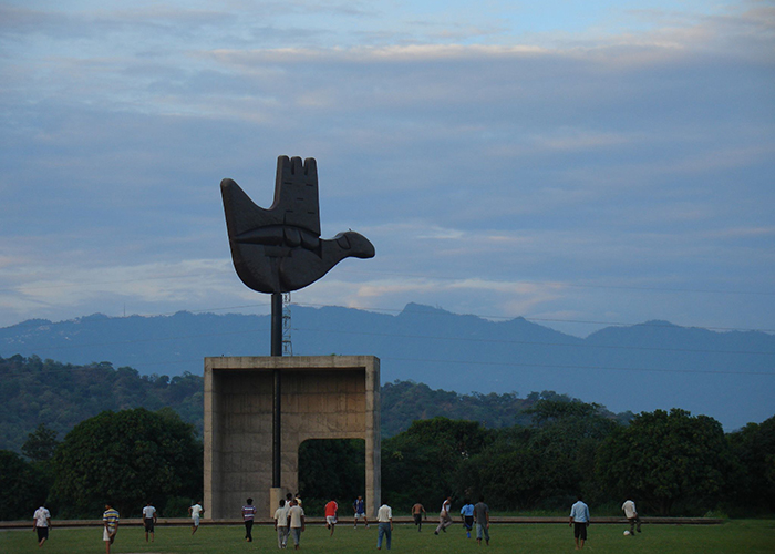 https://d3r8gwkgo0io6y.cloudfront.net/upload/Y3/India-Chandigarh-open-hand-monument.jpg