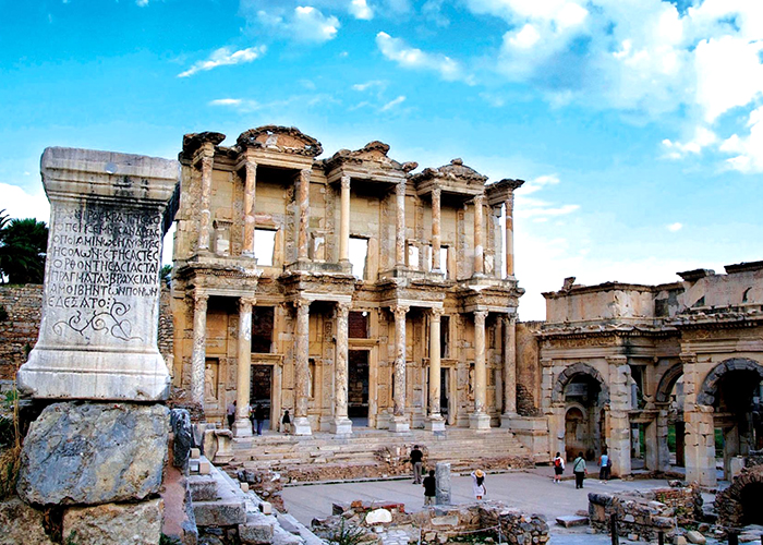 https://d3r8gwkgo0io6y.cloudfront.net/upload/ZG/turkey-ephesus--1.jpg