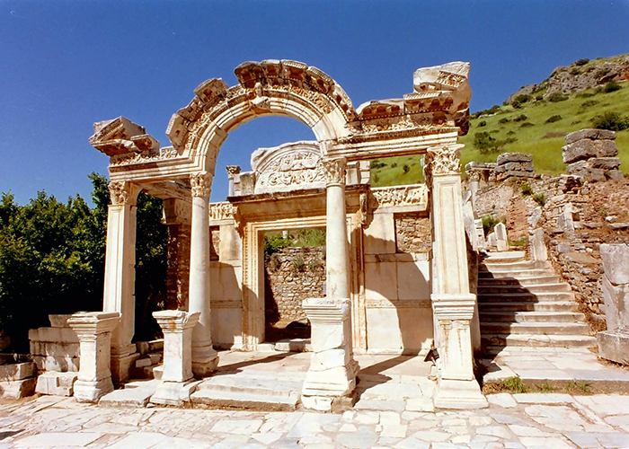 https://d3r8gwkgo0io6y.cloudfront.net/upload/ZG/turkey-ephesus--3.jpg