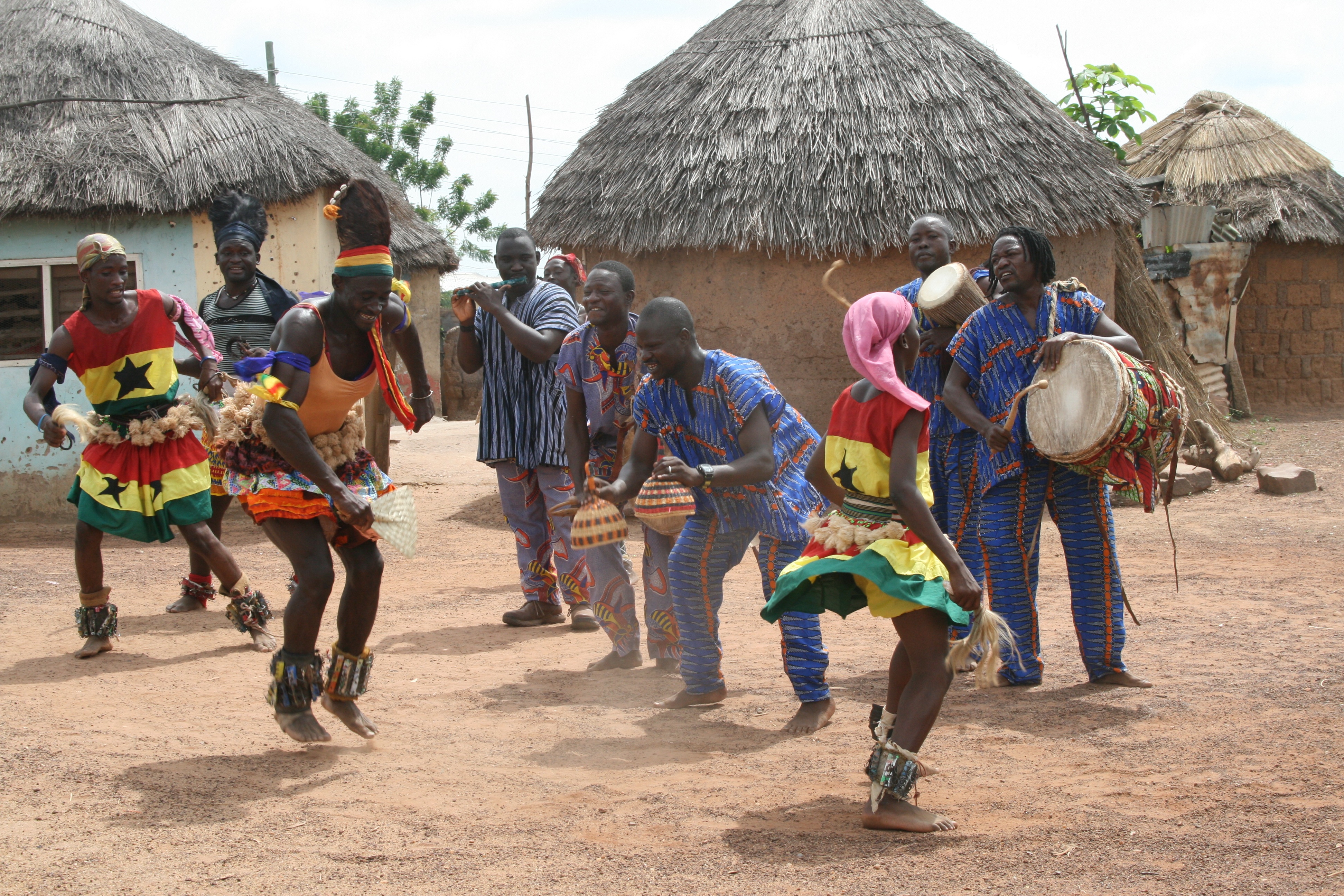 Show village. Сукко Анапа Африканская деревня. Африканская деревня поселок Сукко. Африканская деревня в Сукко танцы. Шоу Африканская деревня в Анапе.