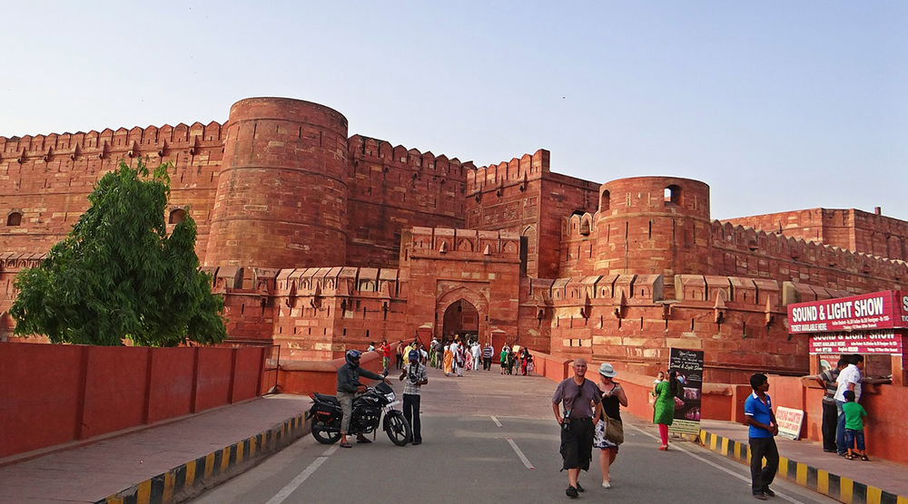 https://d3r8gwkgo0io6y.cloudfront.net/upload/agra-fort-379667_1280.jpg