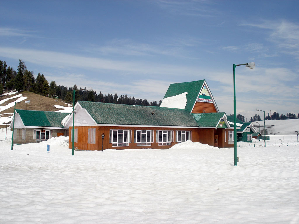 https://d3r8gwkgo0io6y.cloudfront.net/upload/gulmarg5.jpg