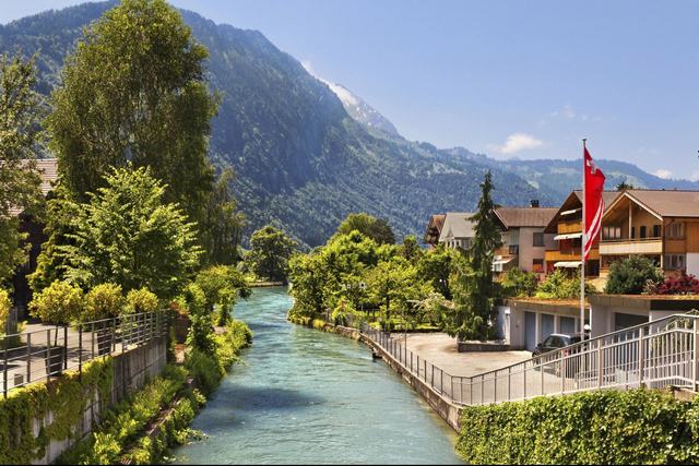 https://d3r8gwkgo0io6y.cloudfront.net/upload/interlaken.jpg