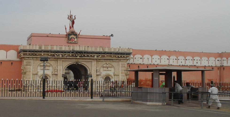 https://d3r8gwkgo0io6y.cloudfront.net/upload/karni-mata-temple980x500.jpg