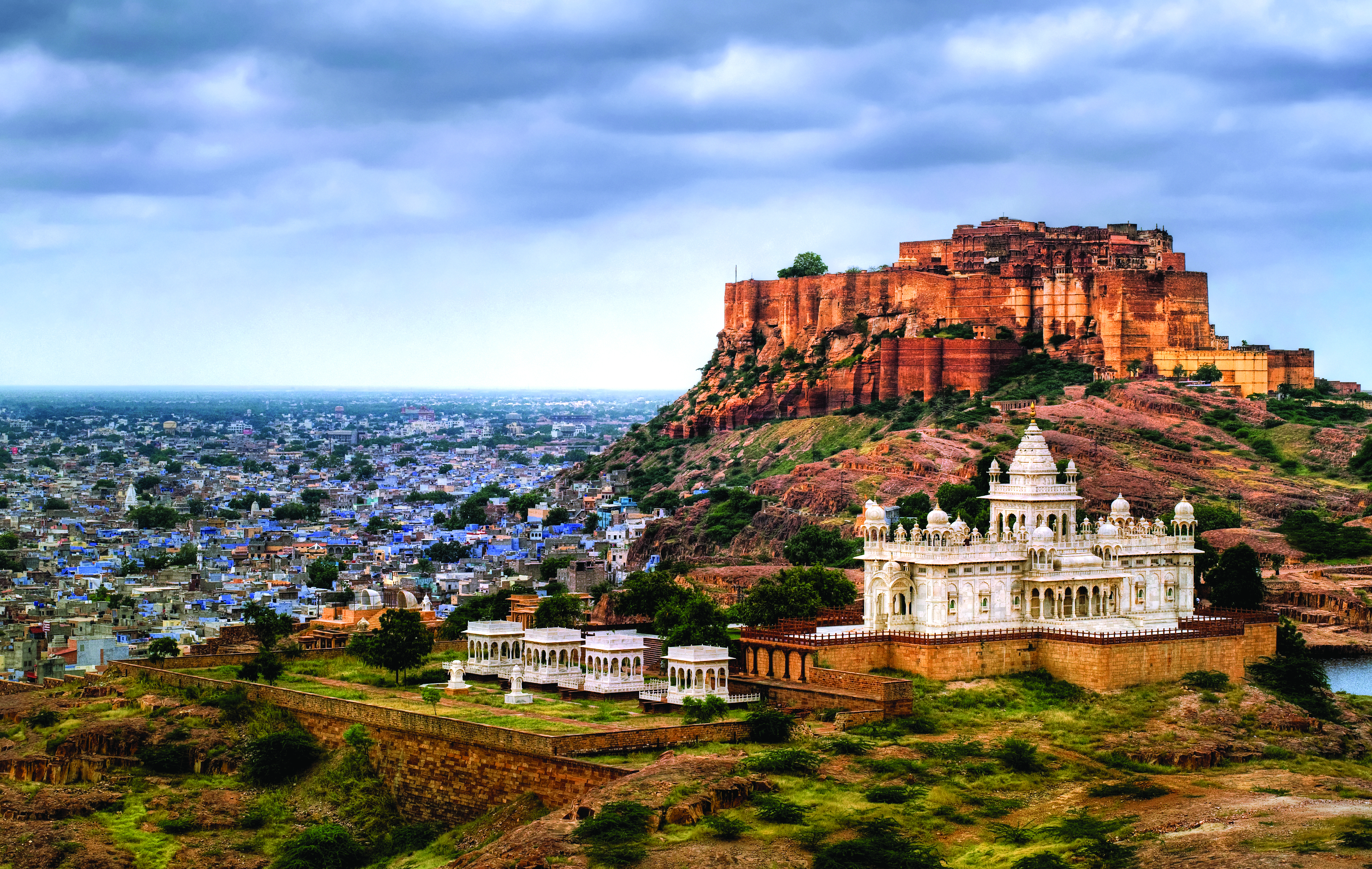 https://d3r8gwkgo0io6y.cloudfront.net/upload/mehrangfort.jpg