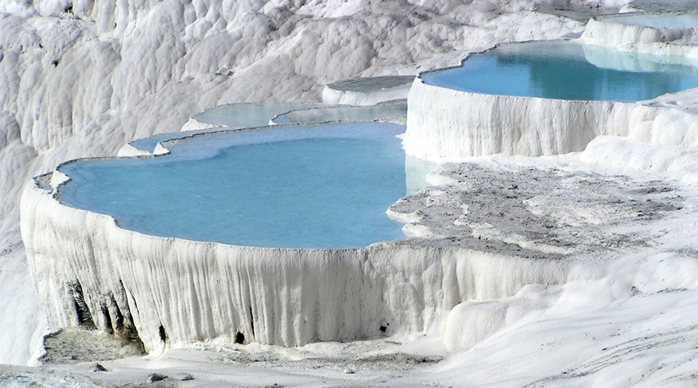 https://d3r8gwkgo0io6y.cloudfront.net/upload/pamukkale_turkey_676468.jpg