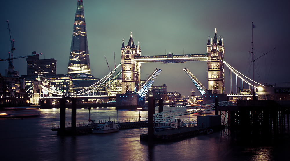 https://d3r8gwkgo0io6y.cloudfront.net/upload/tower_bridge_of_london-wide.jpg