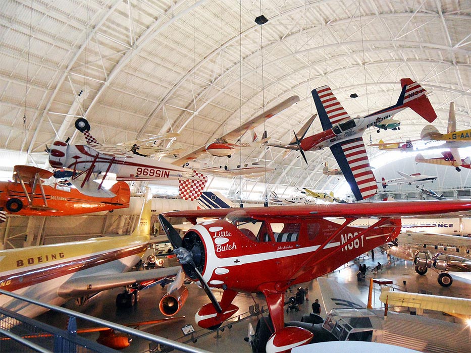 https://d3r8gwkgo0io6y.cloudfront.net/upload/usa_smithsonian_boeing_aviation_hang.jpg